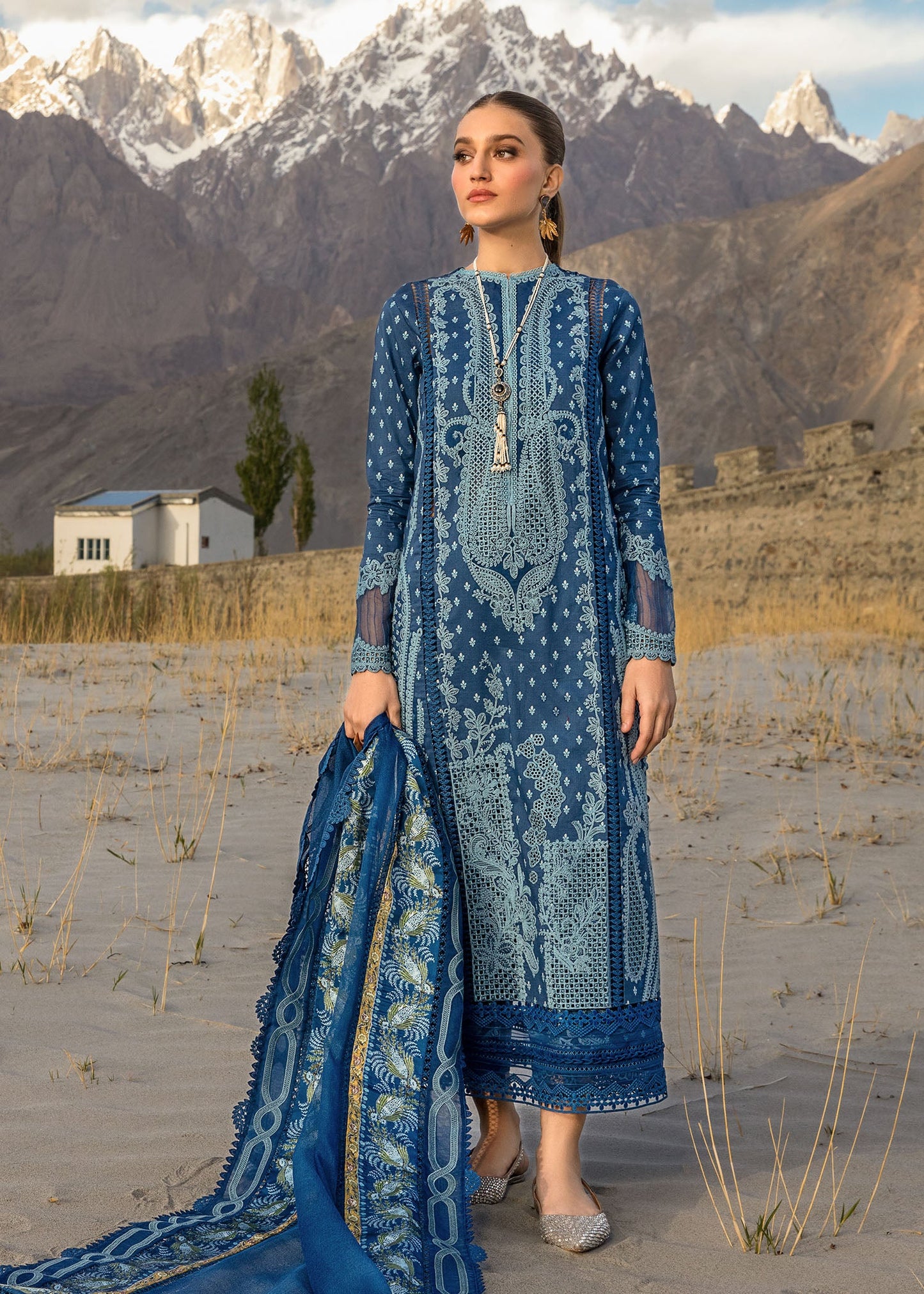 Crimson Luxury Lawn 2024 | Sarfaraz | Dancing Paisleys – Cobalt