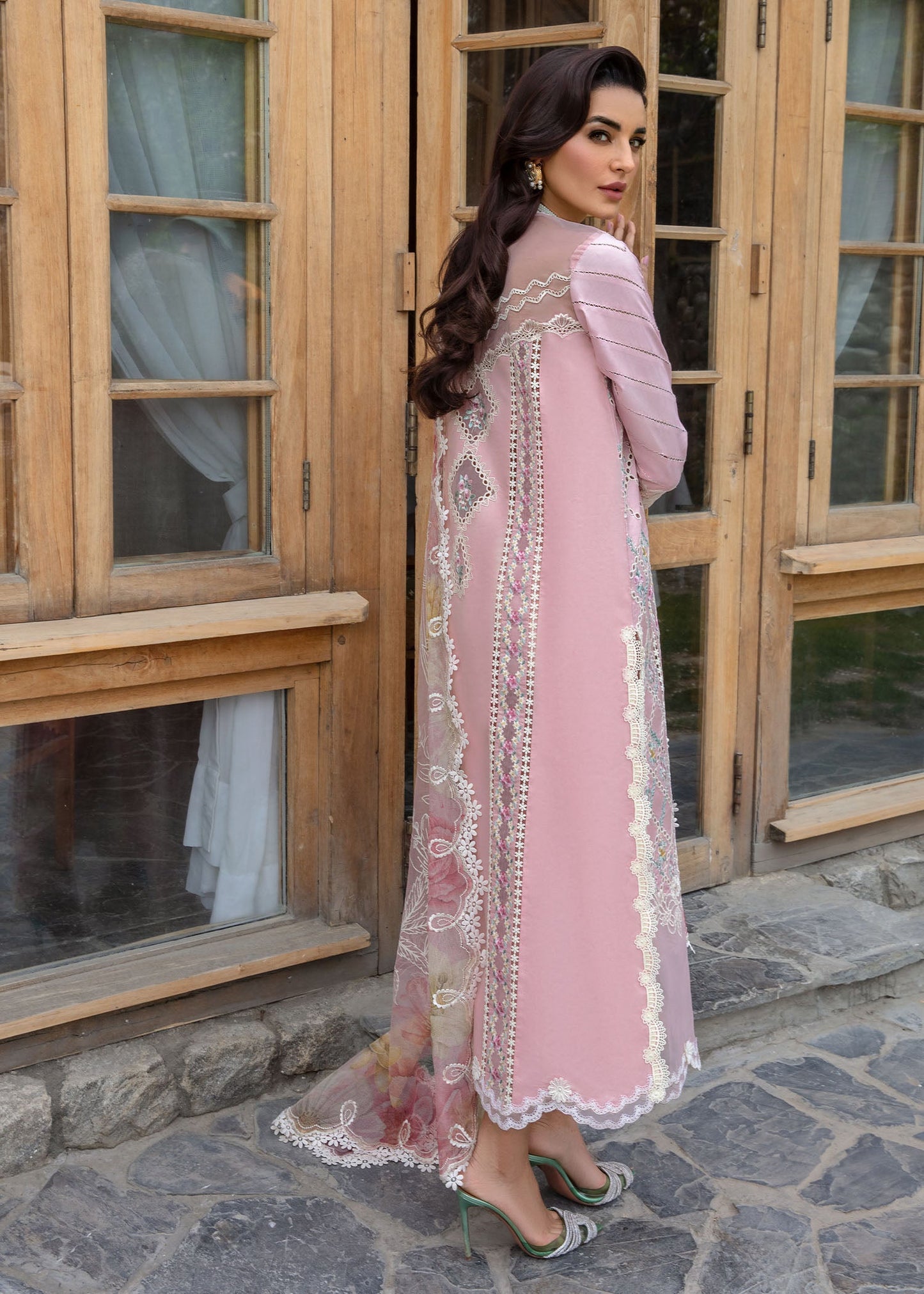 Crimson Luxury Lawn 2024 | Sarfaraz | A Floral Mesh – Rose Pink