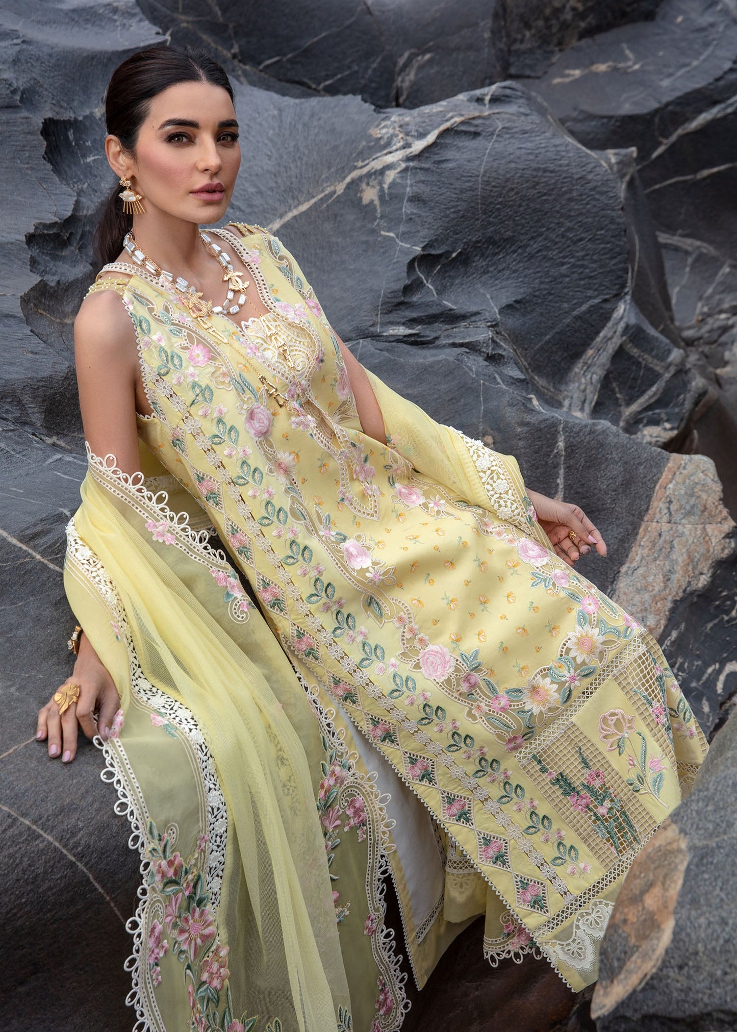 Crimson Luxury Lawn 2024 | Sarfaraz | Believe In Her – Topaz Yellow