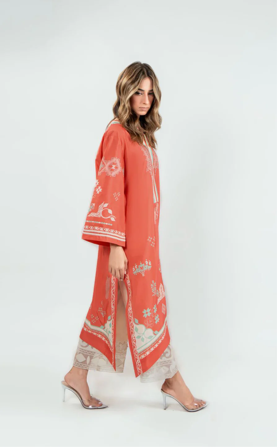 Barae Khanom SPRING / SUMMER ‘25 - Dina (A)