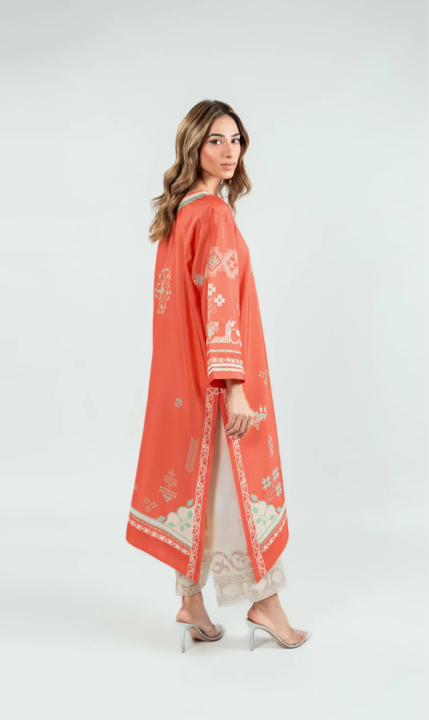 Barae Khanom SPRING / SUMMER ‘25 - Dina (A)