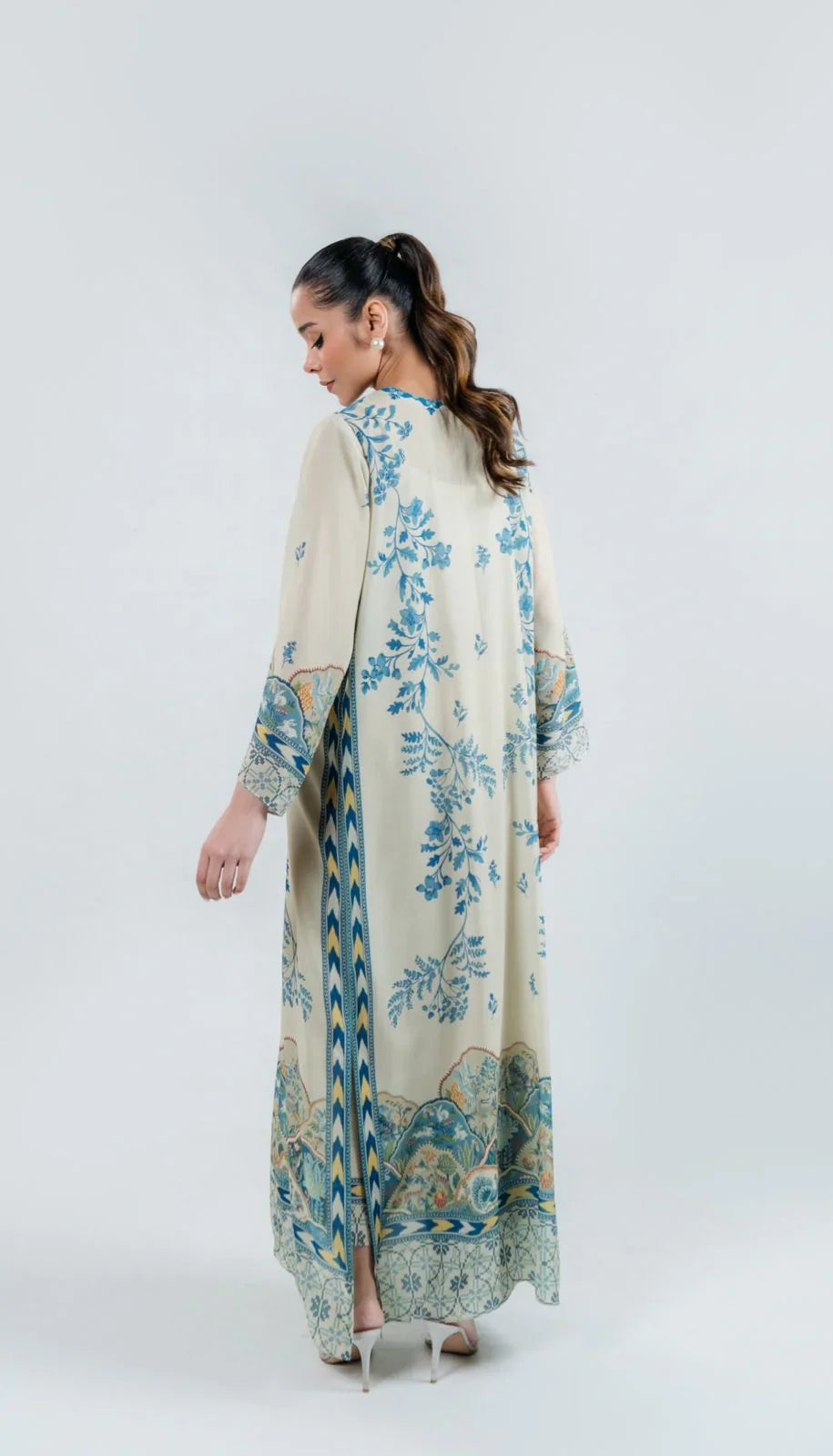 Barae Khanom SPRING / SUMMER ‘25 - Afra