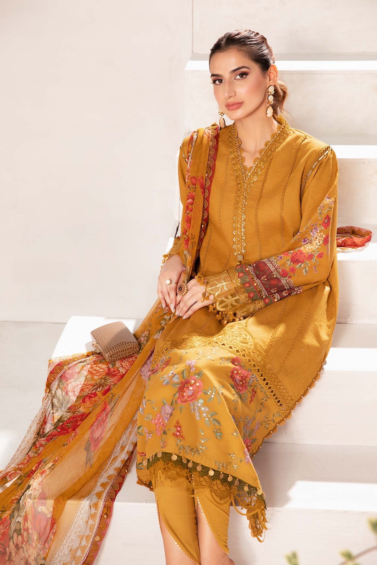 MARIA B M.Prints | Summer Lawn 2024 | Vol 2 | MPT-2202-A