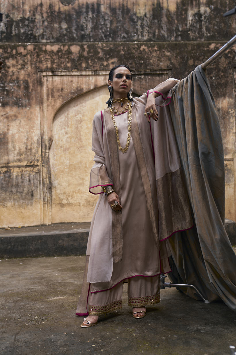 Iqbal Hussain Gota Collection - GC-05