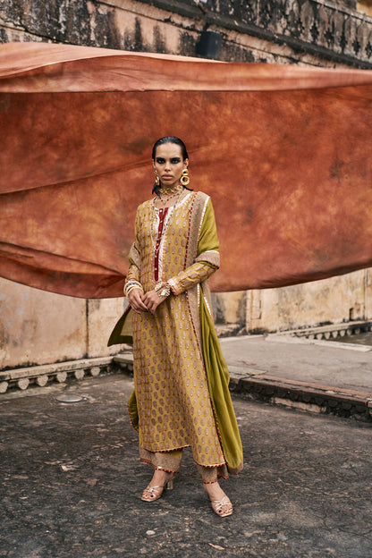 Iqbal Hussain Gota Collection - GC-12