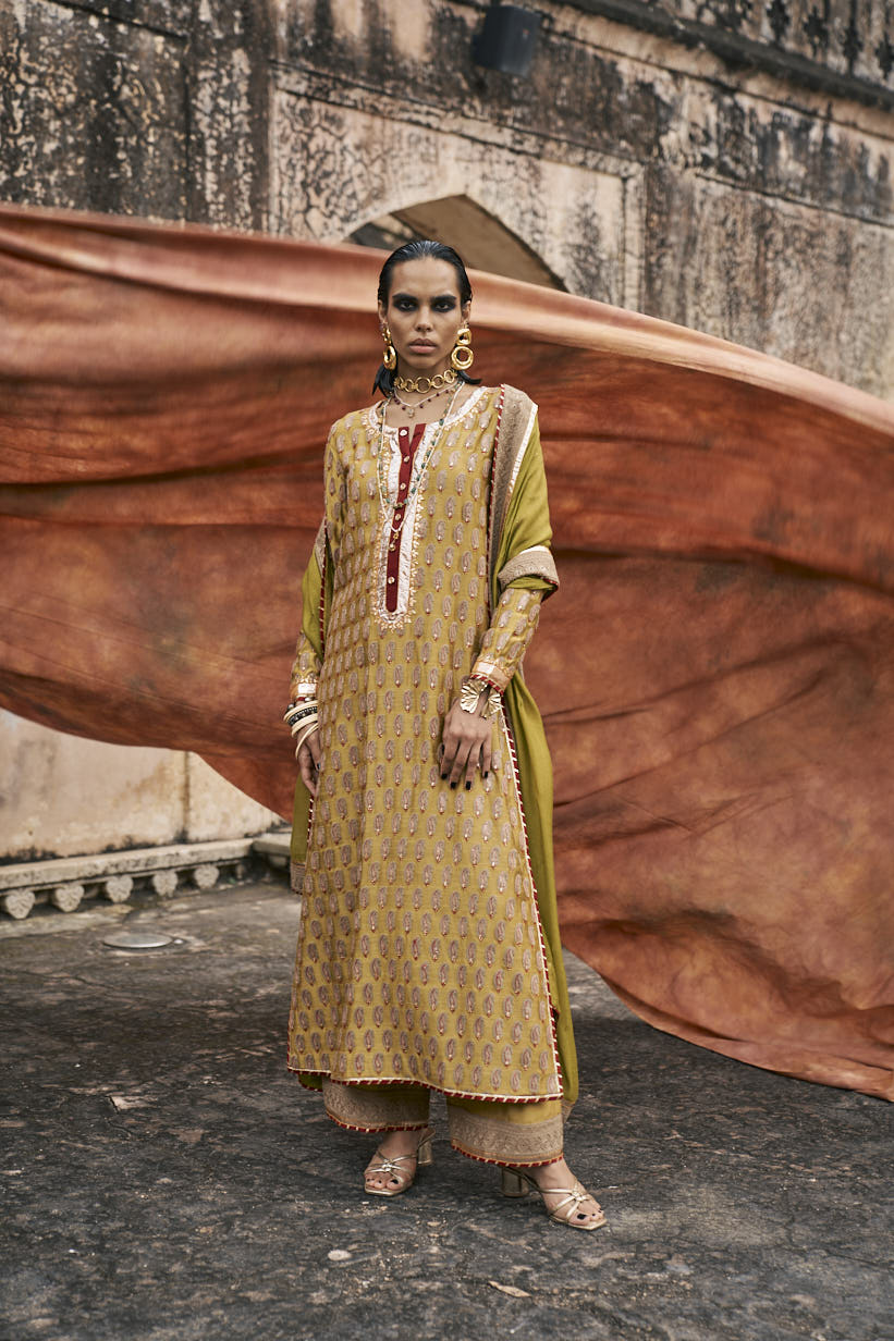 Iqbal Hussain Gota Collection - GC-12