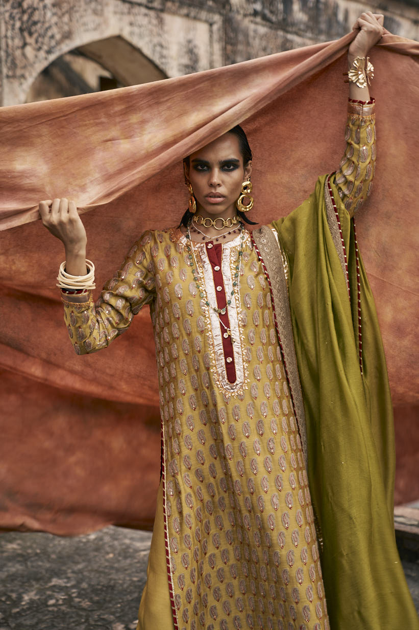 Iqbal Hussain Gota Collection - GC-12