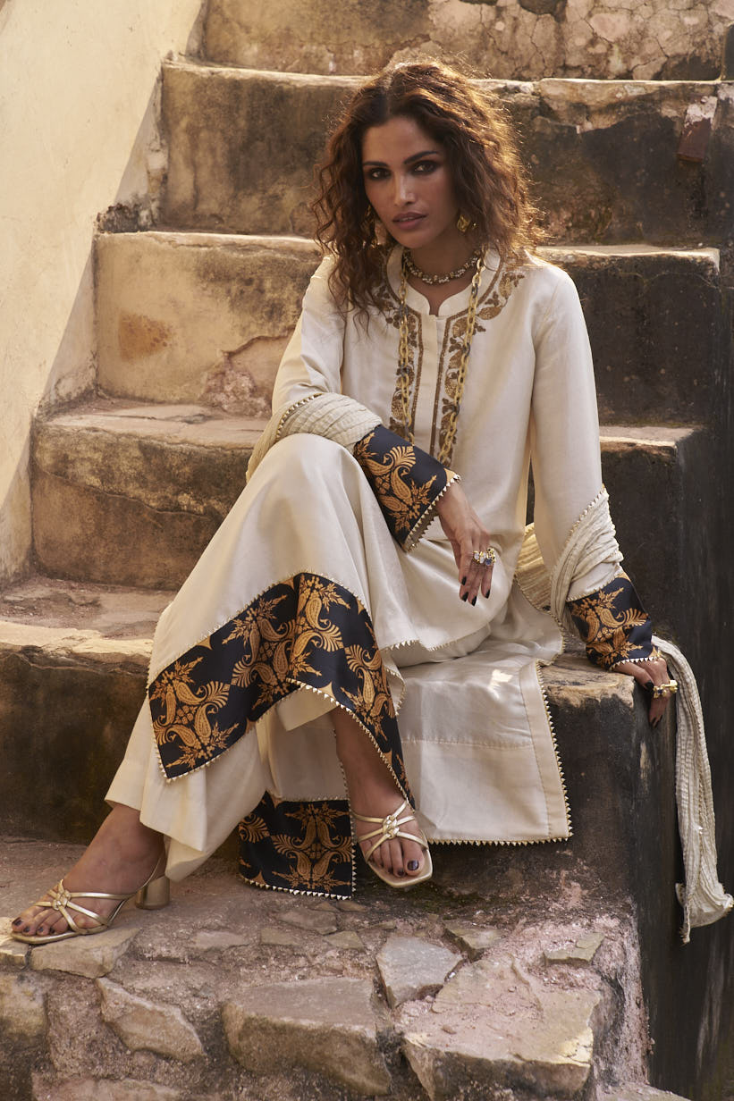 Iqbal Hussain Gota Collection - GC-15