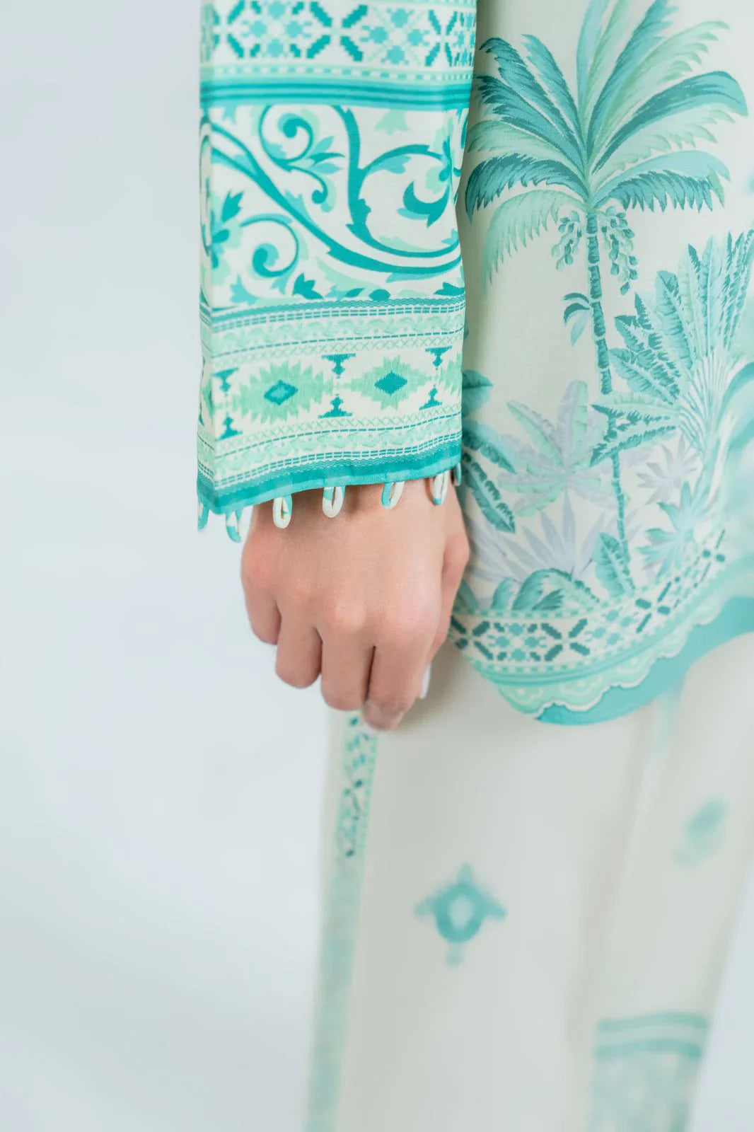 Barae Khanom SPRING / SUMMER ‘25 - Rita (A)