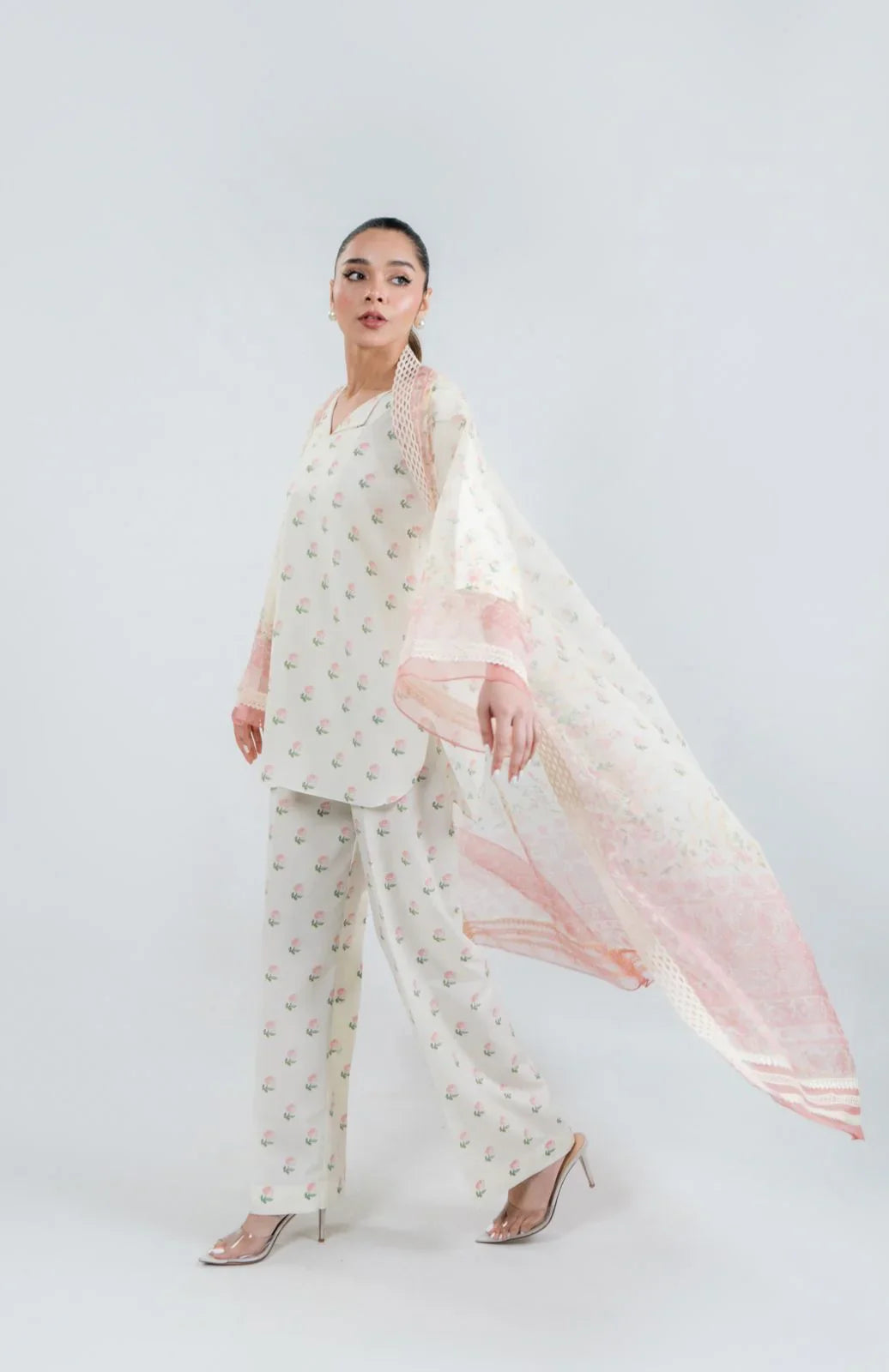 Barae Khanom SPRING / SUMMER ‘25 - Nihan (B)