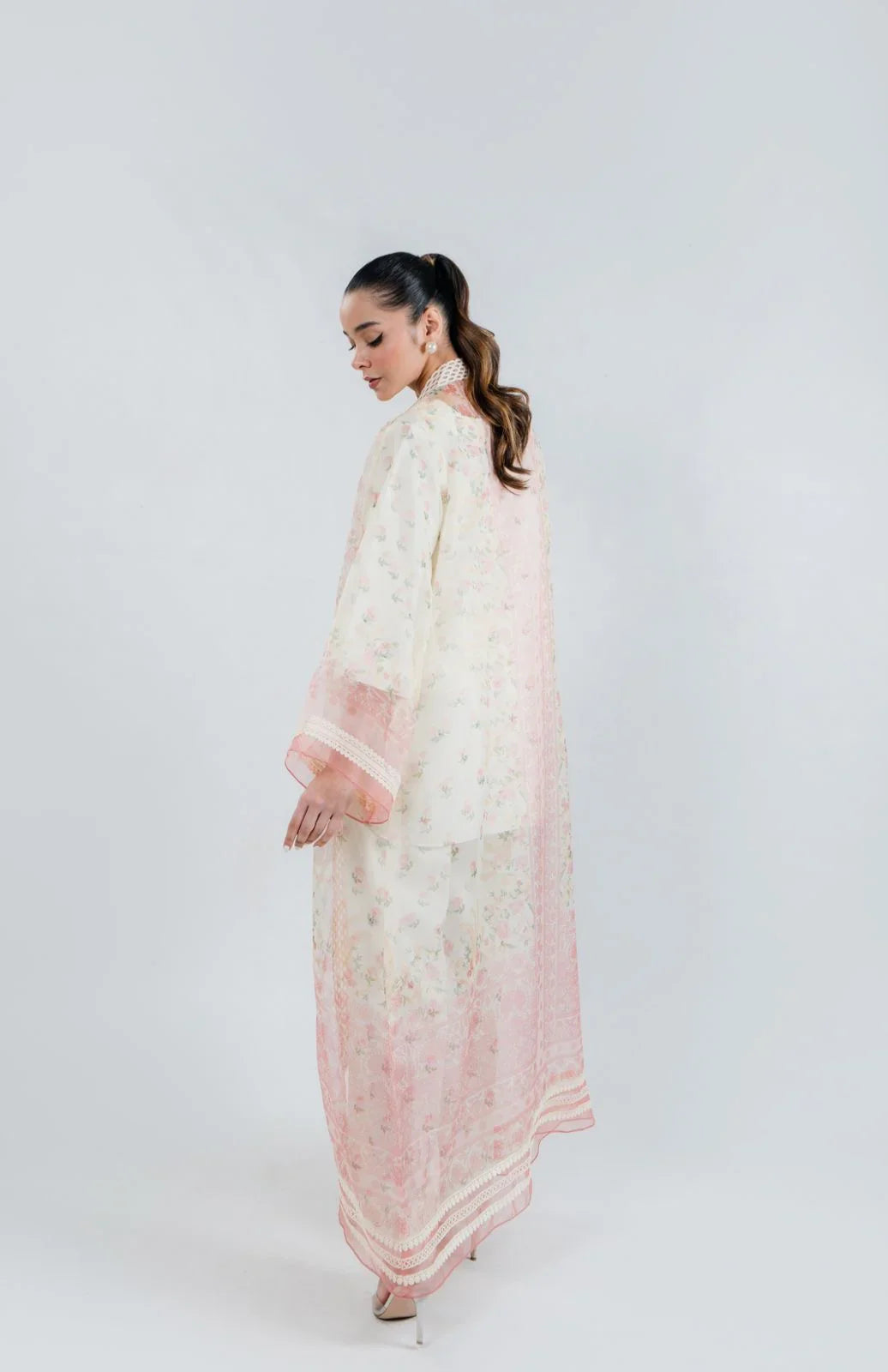 Barae Khanom SPRING / SUMMER ‘25 - Nihan (B)