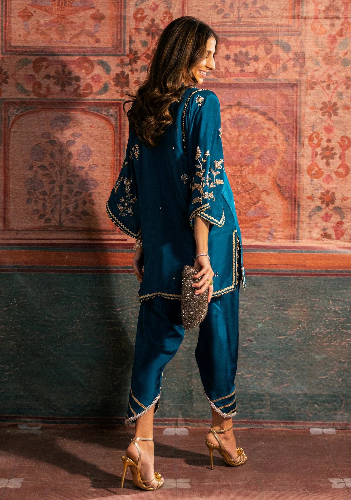 Zainab Zulfiqar Formals'24/25 - Firouzeh