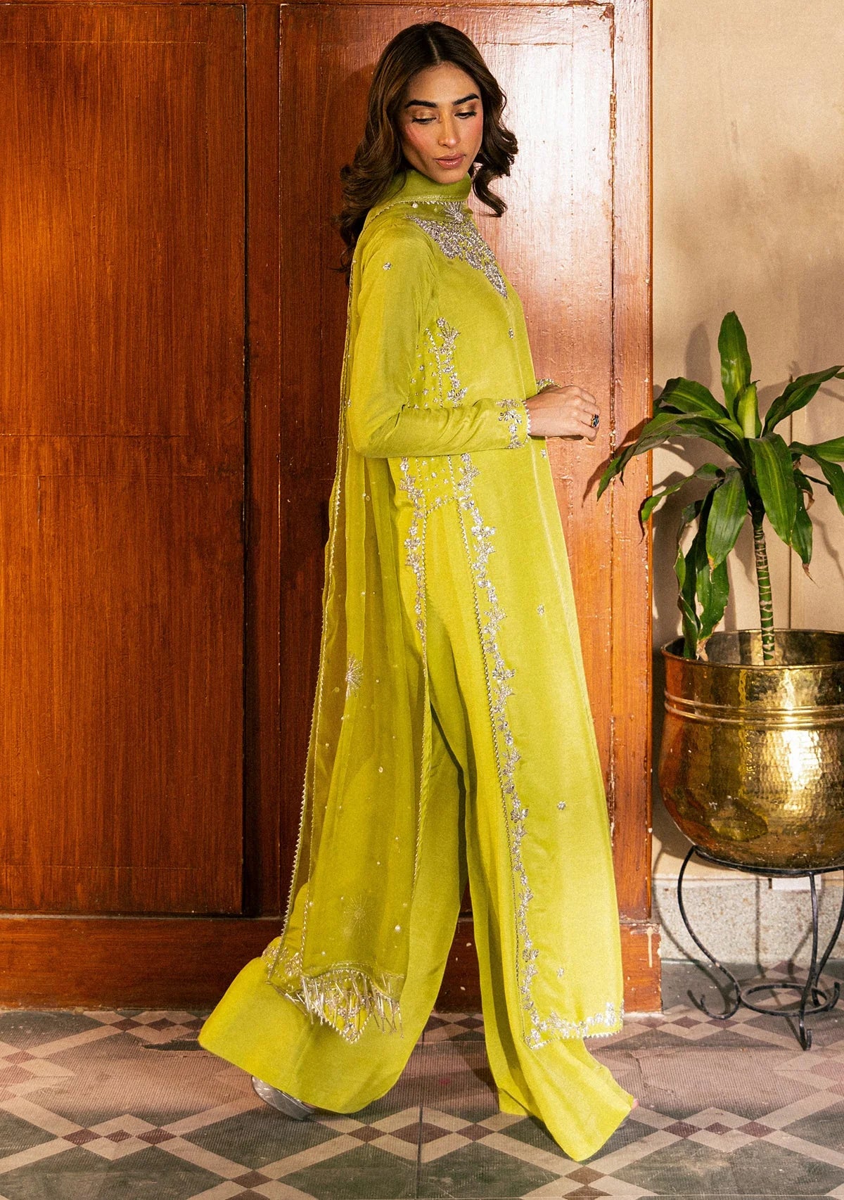 Zainab Zulfiqar Formals'24/25 - Nur Lime